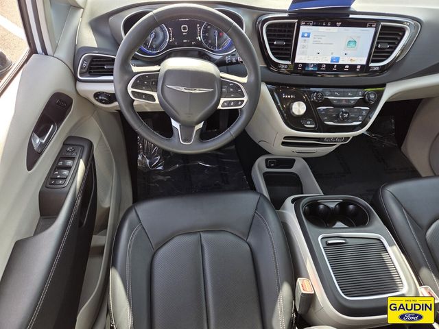 Used 2024 Chrysler Pacifica - photo 16