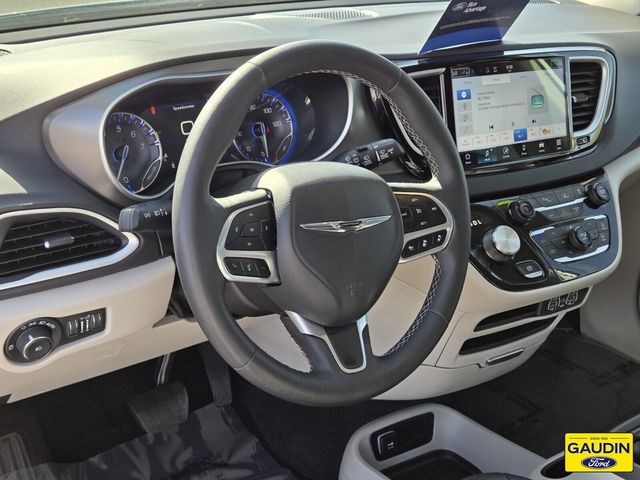Used 2024 Chrysler Pacifica - photo 22