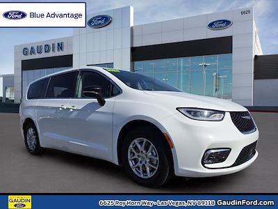 Used 2024 Chrysler Pacifica - photo 1