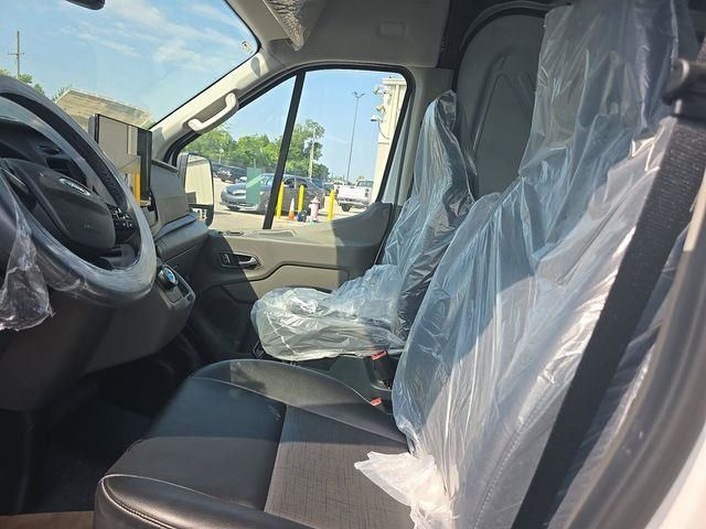 Used 2023 Ford E-Transit 350 - photo 2