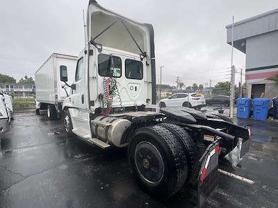 Used 2020 Freightliner Cascadia Cummins X15 Semi Truck for sale #242601 - photo 2