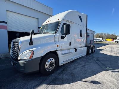 Used 2020 Freightliner Cascadia Detroit Diesel DD15 Semi Truck with Sleeper Cab for sale #244966 - photo 1