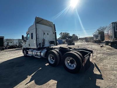 Used 2020 Freightliner Cascadia - photo 1