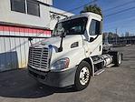Used 2016 Freightliner Cascadia Cummins ISX12 Semi Truck for sale #658997 - photo 1