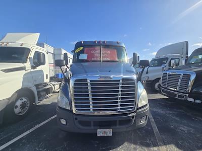 Used 2017 Freightliner Cascadia Detroit DD13 Semi Truck for sale #674586 - photo 2