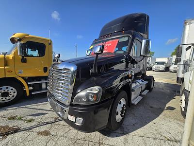 Used 2017 Freightliner Cascadia Detroit DD13 Semi Truck for sale #678656 - photo 1