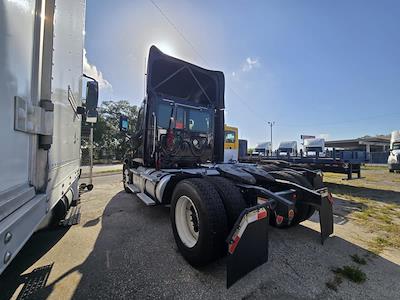 Used 2017 Freightliner Cascadia Detroit DD13 Semi Truck for sale #678656 - photo 2