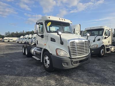 Used 2018 Freightliner Cascadia Detroit DD13 Semi Truck for sale #681466 - photo 1