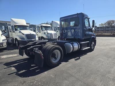 Used 2018 Freightliner Cascadia - photo 1