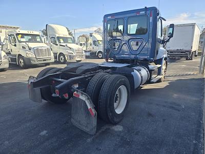 Used 2018 Freightliner Cascadia Detroit DD13 Semi Truck for sale #684916 - photo 2