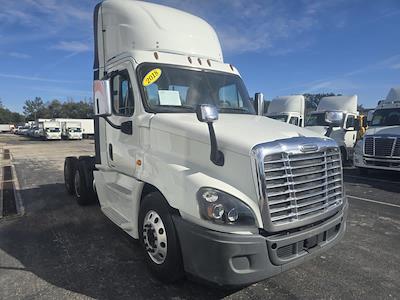 Used 2018 Freightliner Cascadia Detroit Diesel DD15 Semi Truck for sale #751110 - photo 1