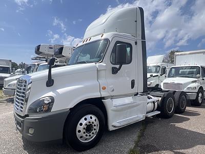 Used 2018 Freightliner Cascadia Detroit Diesel DD15 Semi Truck for sale #754893 - photo 1