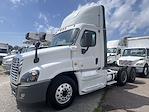 Used 2018 Freightliner Cascadia Detroit Diesel DD15 Semi Truck for sale #754893 - photo 1