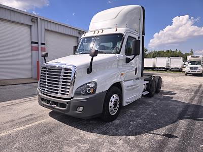 Used 2018 Freightliner Cascadia Detroit Diesel DD15 Semi Truck for sale #754894 - photo 1