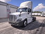Used 2018 Freightliner Cascadia Detroit Diesel DD15 Semi Truck for sale #754894 - photo 1