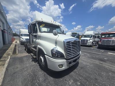 Used 2018 Freightliner Cascadia Detroit Diesel DD15 Semi Truck for sale #772109 - photo 1