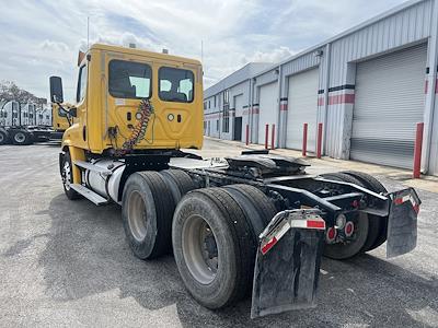 Used 2018 Freightliner Cascadia Detroit DD13 Semi Truck for sale #781892 - photo 2