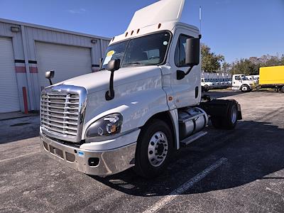 Used 2018 Freightliner Cascadia Cummins X15 Semi Truck for sale #785937 - photo 1