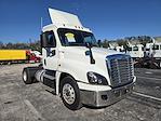 Used 2018 Freightliner Cascadia Cummins X15 Semi Truck for sale #785937 - photo 4