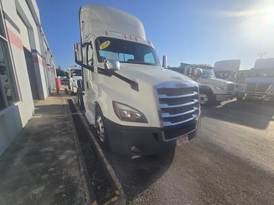 Used 2018 Freightliner Cascadia Detroit DD13 Semi Truck for sale #789819 - photo 1