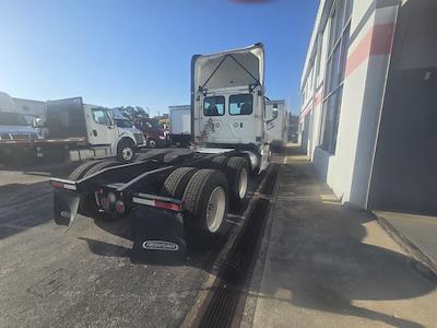 Used 2018 Freightliner Cascadia Detroit DD13 Semi Truck for sale #789819 - photo 2