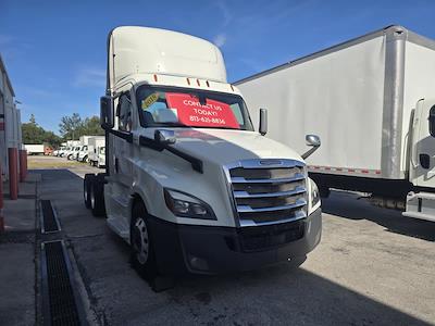 Used 2018 Freightliner Cascadia Detroit DD13 Semi Truck for sale #789820 - photo 1