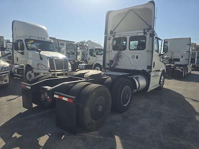 Used 2018 Freightliner Cascadia - photo 1