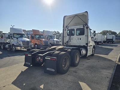 Used 2018 Freightliner Cascadia Detroit DD13 Semi Truck for sale #789824 - photo 2