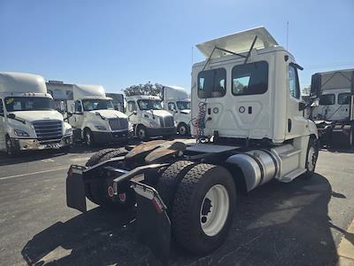 Used 2019 Freightliner Cascadia - photo 1