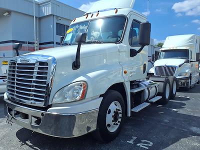 Used 2019 Freightliner Cascadia Detroit DD13 Semi Truck for sale #813332 - photo 1