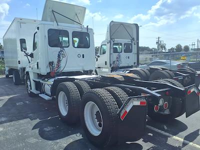 Used 2019 Freightliner Cascadia Detroit DD13 Semi Truck for sale #813332 - photo 2