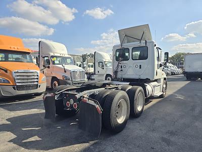 Used 2019 Freightliner Cascadia Detroit DD13 Semi Truck for sale #813802 - photo 2
