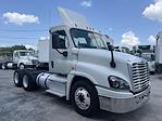 Used 2019 Freightliner Cascadia Detroit Diesel DD15 Semi Truck for sale #835436 - photo 2