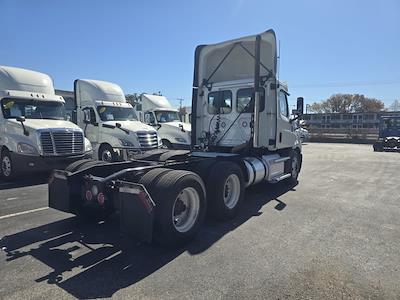 Used 2019 Freightliner Cascadia - photo 1