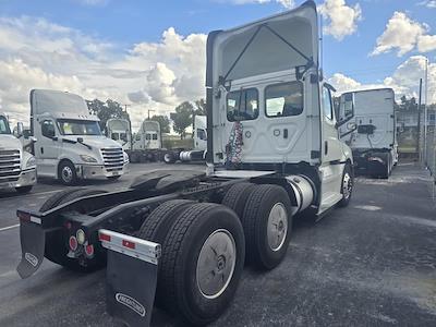 Used 2019 Freightliner Cascadia Detroit DD13 Semi Truck for sale #859553 - photo 2