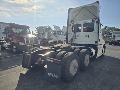 Used 2019 Freightliner Cascadia Detroit DD13 Semi Truck for sale #859560 - photo 2