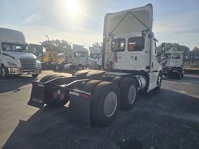 Used 2019 Freightliner Cascadia Detroit DD13 Semi Truck for sale #859566 - photo 2