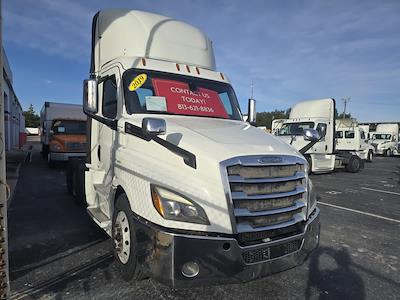 Used 2019 Freightliner Cascadia Detroit DD13 Semi Truck for sale #859569 - photo 1