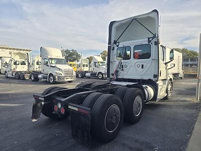 Used 2019 Freightliner Cascadia Detroit DD13 Semi Truck for sale #859569 - photo 2