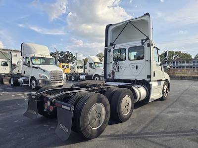 Used 2019 Freightliner Cascadia Detroit DD13 Semi Truck for sale #859571 - photo 2