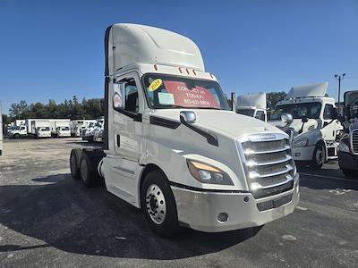 Used 2019 Freightliner Cascadia Detroit DD13 Semi Truck for sale #859575 - photo 1