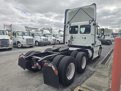 Used 2019 Freightliner Cascadia - photo 1