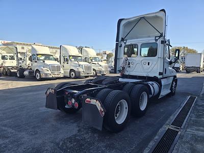 Used 2019 Freightliner Cascadia - photo 1
