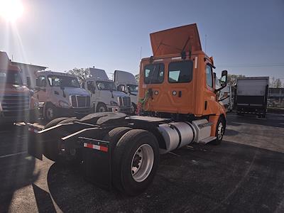 Used 2019 Freightliner Cascadia Detroit DD13 Semi Truck for sale #862888 - photo 2