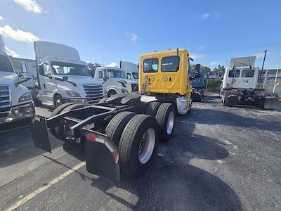 Used 2019 Freightliner Cascadia Detroit DD13 Semi Truck for sale #874568 - photo 2