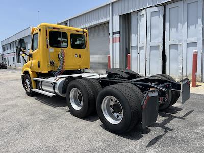 Used 2019 Freightliner Cascadia Detroit DD13 Semi Truck for sale #874569 - photo 2