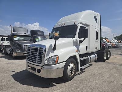 Used 2020 Freightliner Cascadia Detroit Diesel DD15 Semi Truck with Sleeper Cab for sale #878493 - photo 1