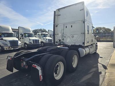 Used 2020 Freightliner Cascadia Detroit Diesel DD15 Semi Truck with Sleeper Cab for sale #878777 - photo 2