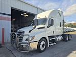 Used 2020 Freightliner Cascadia Detroit Diesel DD15 Semi Truck with Sleeper Cab for sale #878832 - photo 4
