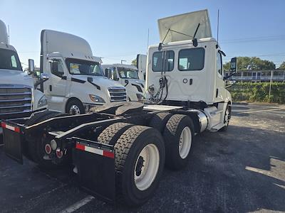Used 2020 Freightliner Cascadia Detroit Diesel DD15 Semi Truck for sale #884532 - photo 2